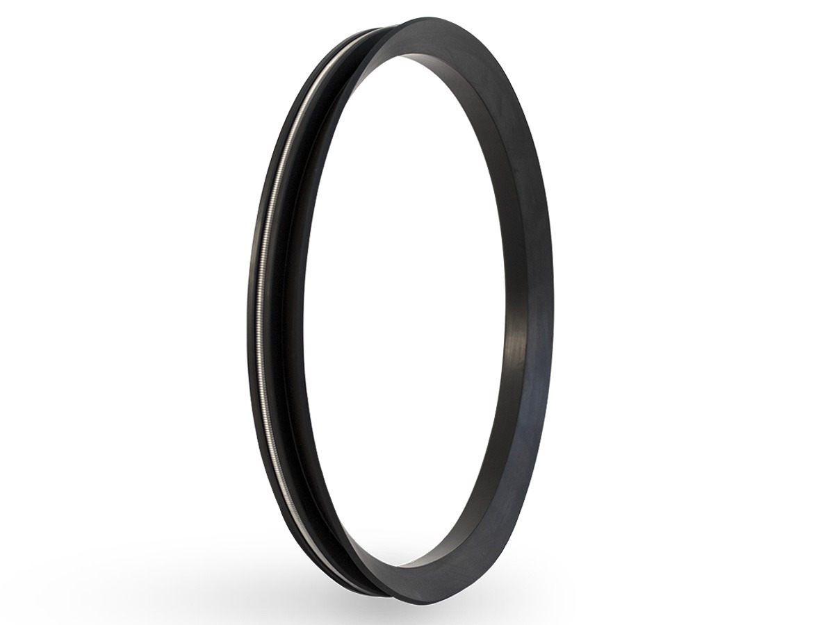 KLOZURE V Ring Excluder Seals are designed to exclude contamination and can be used in conjunction with oil seals in situations where contamination exclusion and lubricant retention are required.